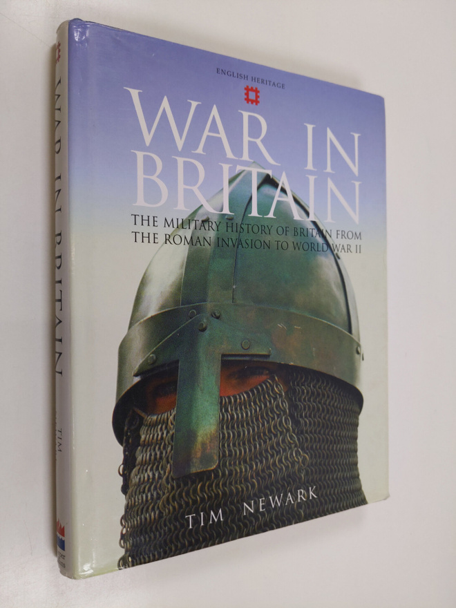 Tim Newark ym. : War in Britain