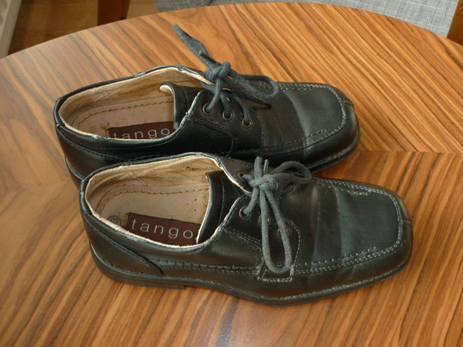 Tango mustat juhlakengät kokoa 33 (21,5cm) - siistit!!