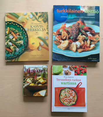 Neljä suomenkielistä ruokakirjaa
