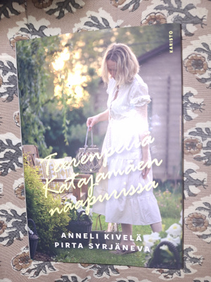 Anneli Kivelä : Teerenpeliä Katajamäen naapurissa 1p