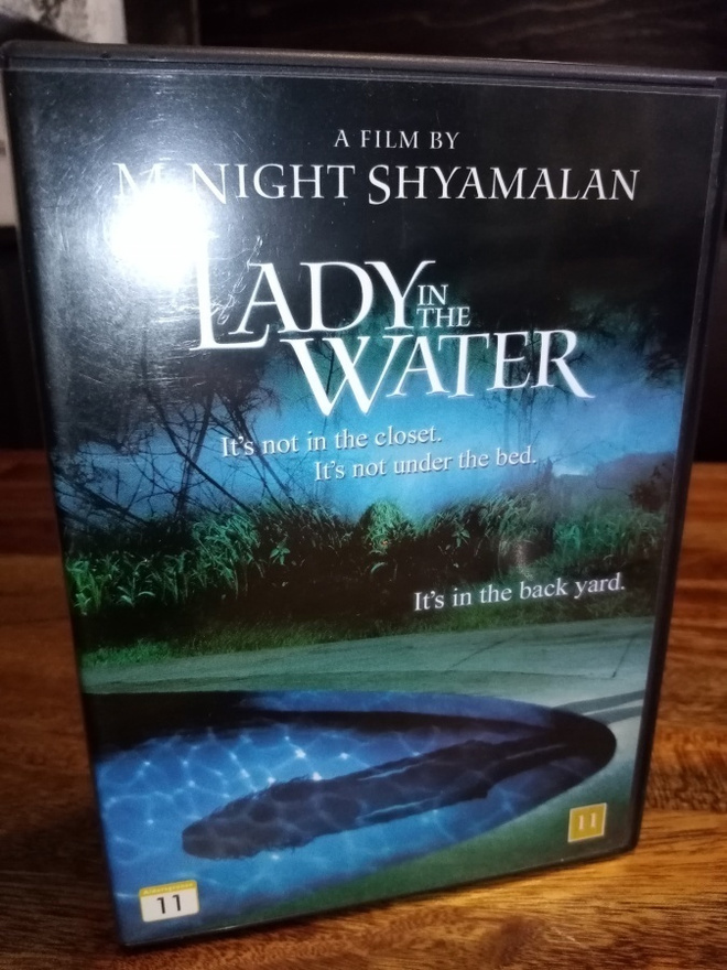 DVD Lady in the WATER ( SIS POSTIKULU)