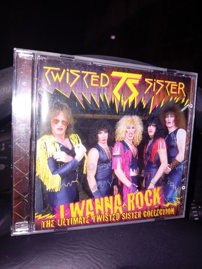CD Twisted Sister : I Wanna rock (.SIS POSTIKULU  )