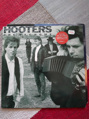 Hooters vinyyli One way home