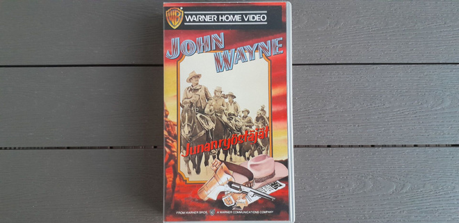 VHS: Junanryöstäjät / The Train Robbers (John Wayne 1973)