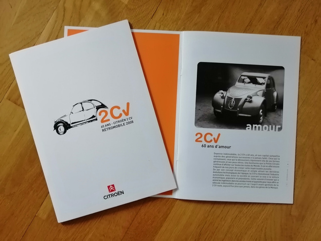 2008 Citroen 2CV 60-vuotishistoriikki esite - KUIN UUSI
