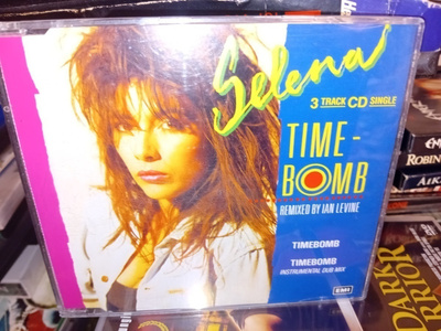 Cds Selena  : Timebomb ( SIS POSTIKULU  )