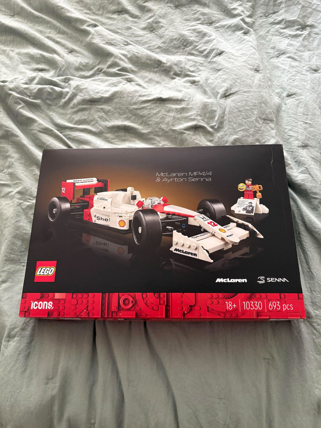 LEGO Icons - McLaren MP4/4 & Ayrton Senna (avaamaton)