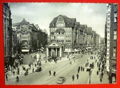 Hamburg - Mönkebergstrasse - Vanhat autot 1955  (K9)