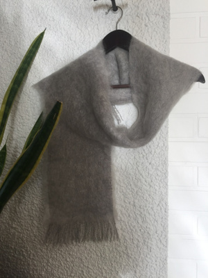 Studio Jaffe in Finland vaaleanharmaa mohair kaulahuivi