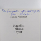 Hannu Niklander : Kauniisti niiaava tytär (signeerattu, t... - pikkukuva 3
