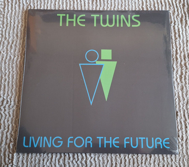The Twins - Living For The Future