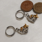 NWOT Dog Mom Embrace Huggie Two Tone Earrings - pikkukuva 5