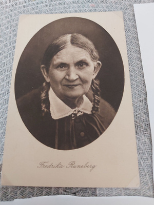 2 Fredrika Runeberg