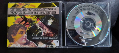 Traveling Wilburys - She's my baby cds