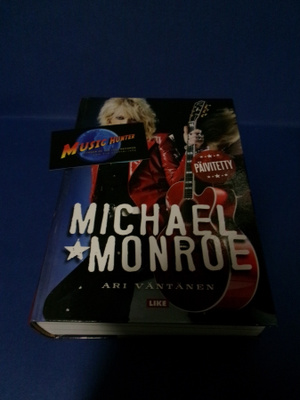 MICHAEL MONROE KIRJA ITSE MESTARIN NIMMARILLA