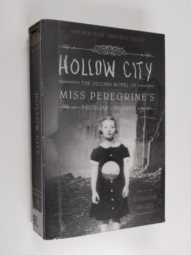 Ransom Riggs : Hollow city : the second novel of miss per...