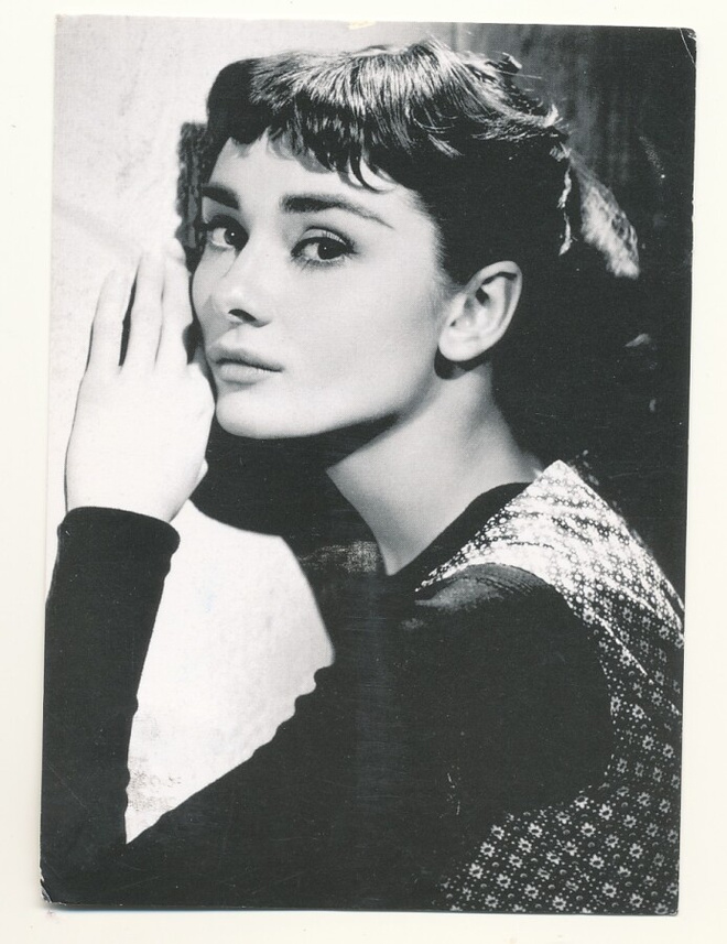 Filmitähti AUDREY HEPBURN