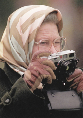 Kuningatar Elizabeth valokuvaa, v. 1995