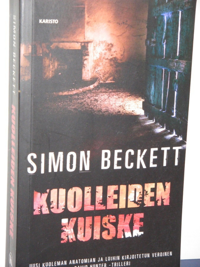 Simon Beckett : KUOLLEIDEN KUISKE