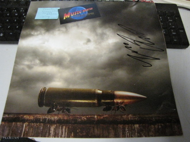 DREAM THEATER  SYSTEMATIC CHAOS LP;n SISÄVIHKONEN NIMMARILLA