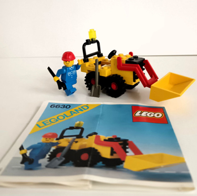 Lego town 6630 Kauhakuormaaja vuodelta 1981