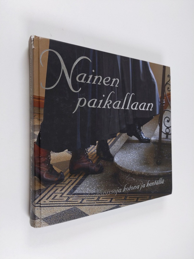 Pirkko (toim.) Probst : Nainen paikallaan : diakonissoja ...