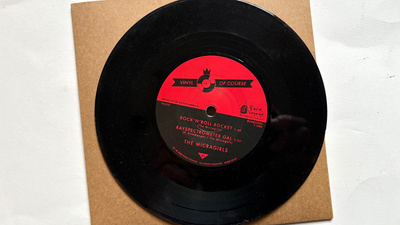 THE MICRAGIRLS, Rock?roll Rocket single