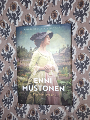 Enni Mustonen : Kasvattitytär 1p