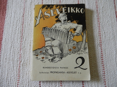 ASEVEIKKO 2. - LAULUJA VUODELTA 1943