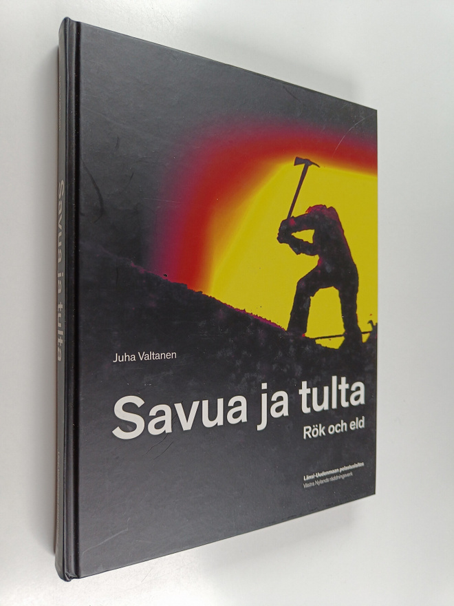 Juha Valtanen : Savua ja tulta : Espoon pelastustoimi 195...