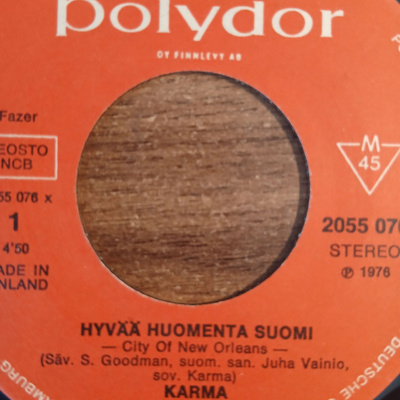 Karma : Hyvää huomenta Suomi / Hämärää. 7" single
