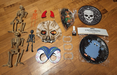 Halloween koristeita tarvikkeita naamioita