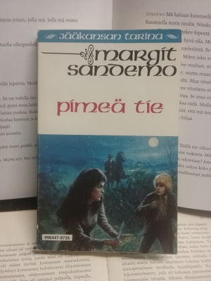 Margit Sandemo - Pimeä tie (pokkari)