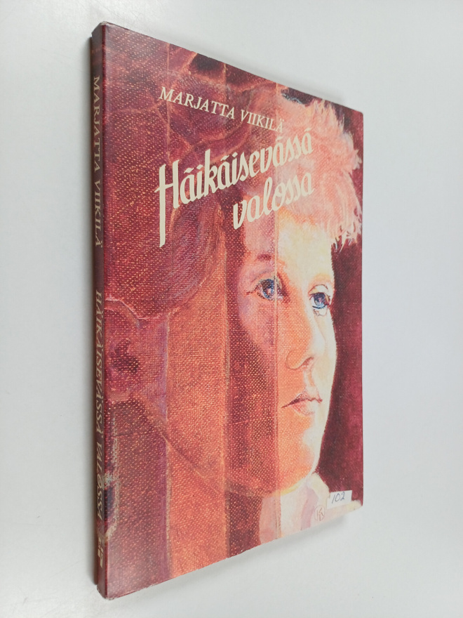 Marjatta Viikilä : Häikäisevässä valossa : runoja