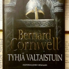Bernard Cornwell - Tyhjä valtaistuin (sid.) - pikkukuva 1
