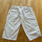 Valkoiset caprihousut / shortsit ( koko 36 ) - pikkukuva 2