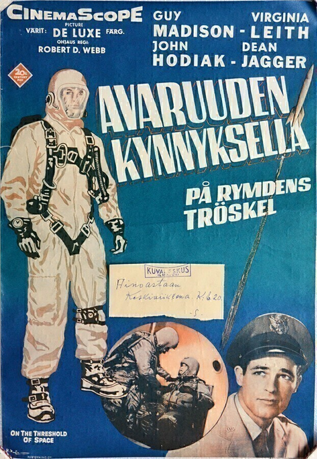 Elokuvajuliste: Avaruuden kynnyksellä