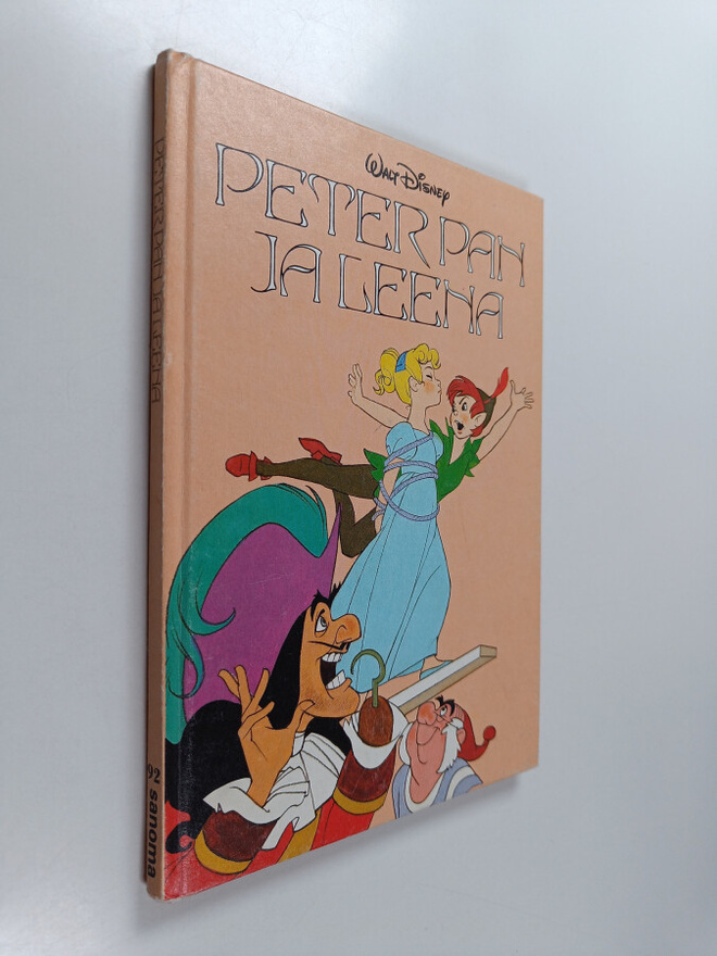 Walt Disney : Peter Pan ja Leena : Disneyn satulukemisto