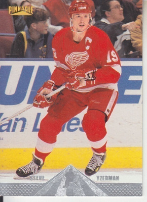 Steve Yzerman Pinnacle premium stock versio.