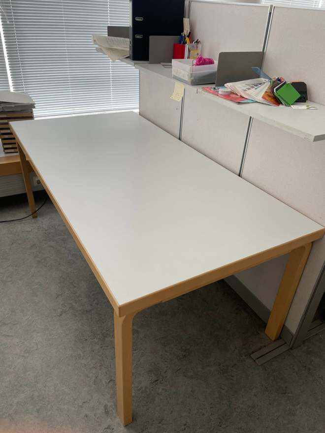 Artek Aalto 83 -pöytä
