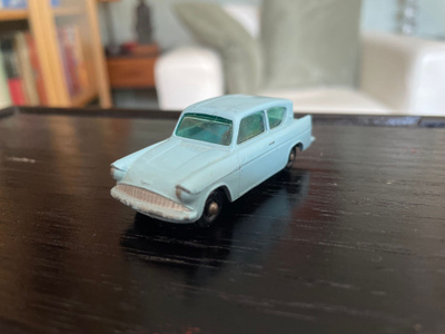 Lesney Ford Anglia leluauto 60-luvulta