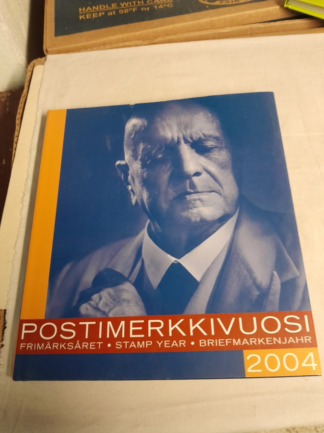 postimerkkivuosi 2004