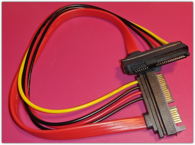 SFF-8482 SAS 29 Pin - SATA 22Pin kaapeli #30669