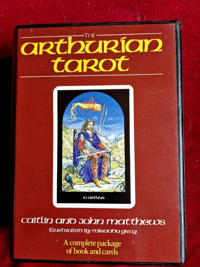 Tarot by John Matthews and Caitlín Matthews (1990)