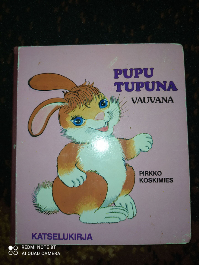 Pupu Tupuna vauvana vauvakirja vuodelta 1990