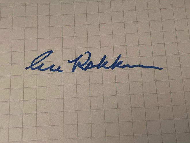 Ere Kokkosen nimikirjoitus paperilla