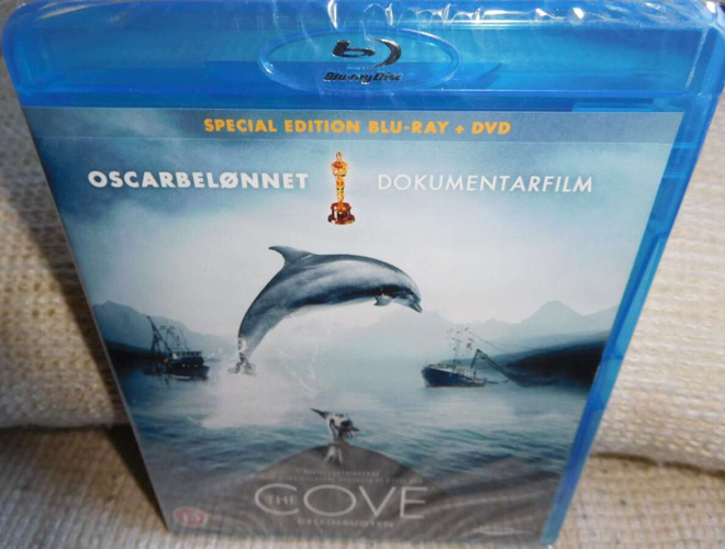 Cove (muoveissa) [Blu-ray + DVD] (ei tekstitystä suomeksi)