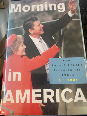 Reagan ja Amerikka - kaksi kirjaa