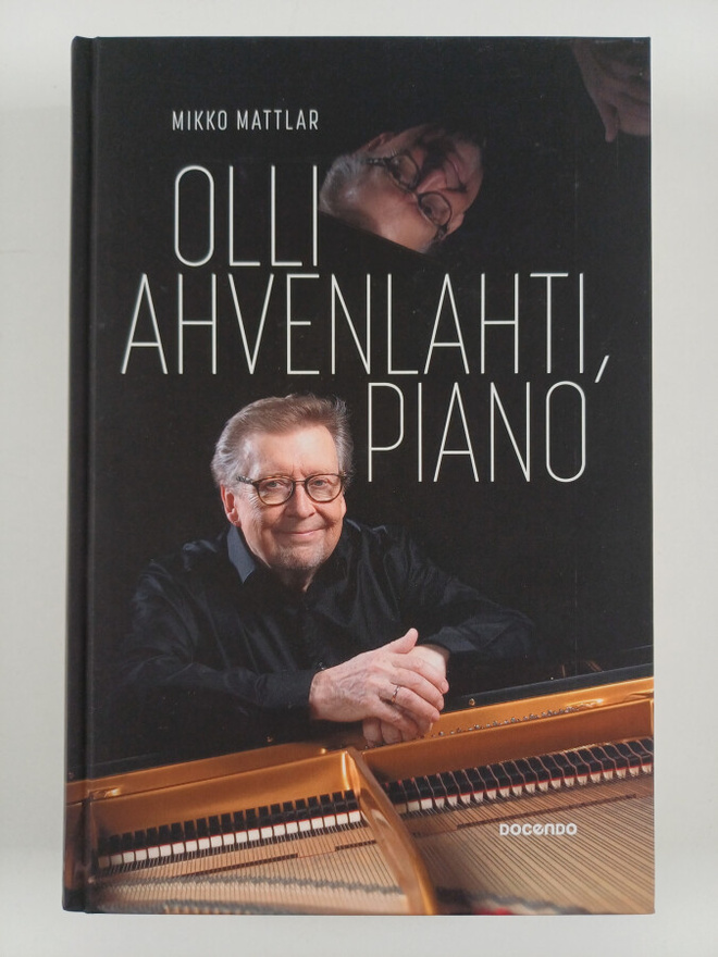 Mikko Mattlar : Olli Ahvenlahti, piano