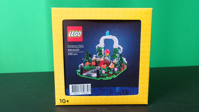 LEGO 6544433:  Entrance Gate VIP